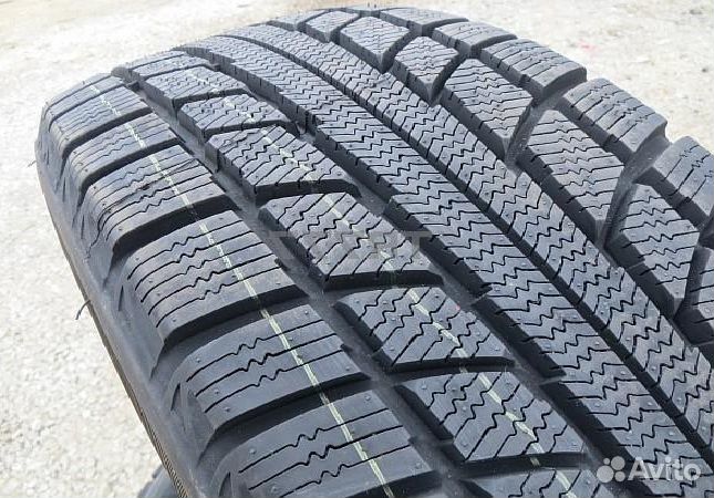 Triangle TR777 235/55 R17 103H