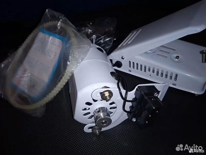 Двигатель для бытовой швейной машины