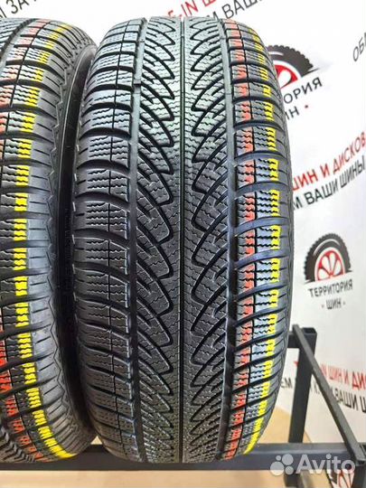 Goodyear UltraGrip 8 215/60 R16