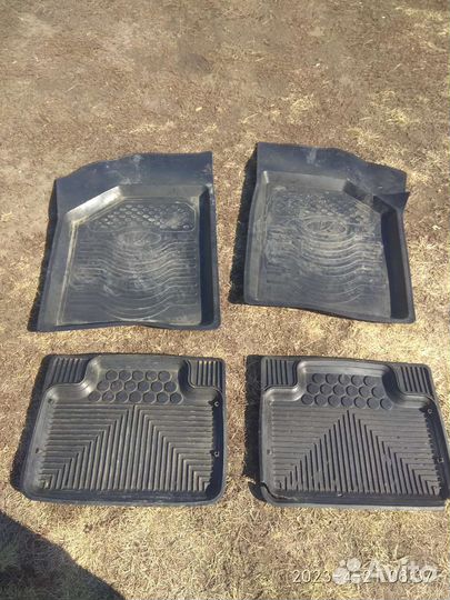 Автомобильные коврики резиновые