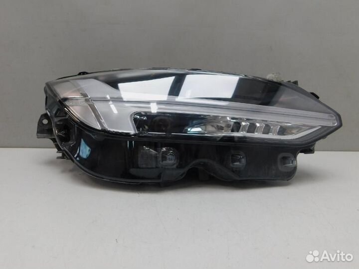 Фара правая Volvo S90