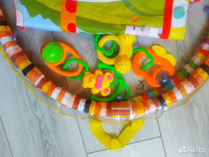 Развивающий коврик новый