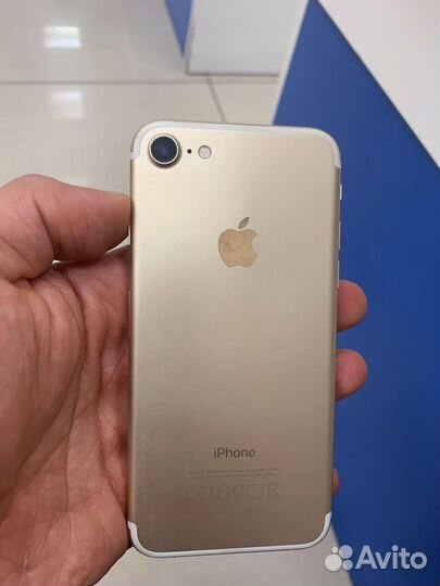 Телефон iPhone 7 32гб