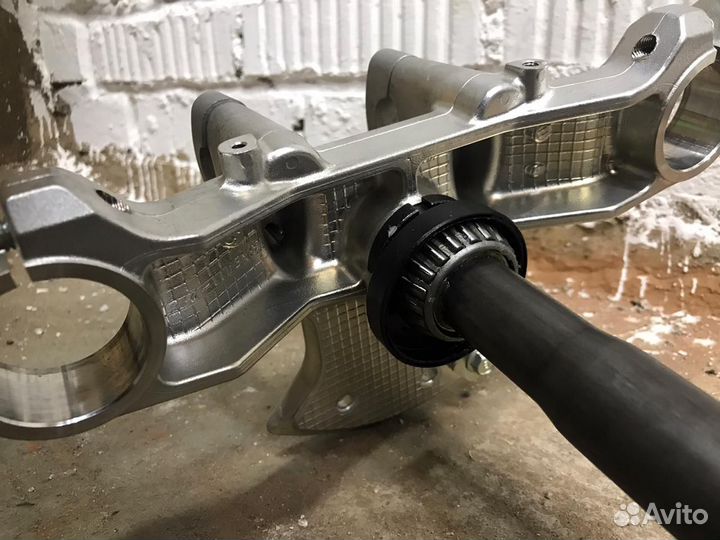 Новая верхняя траверса Suzuki Burgman 650 2013-н.в