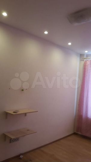 Комната 42 м² в 4-к., 2/3 эт.