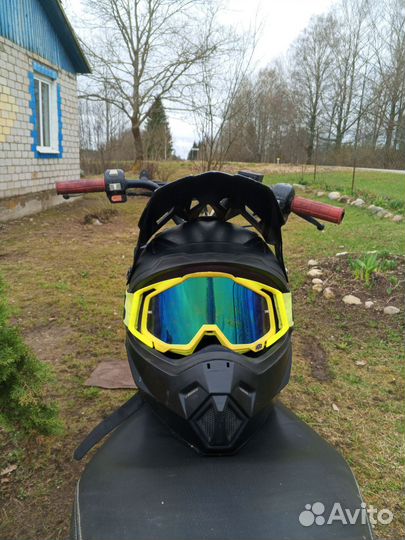 Кроссовый шлем