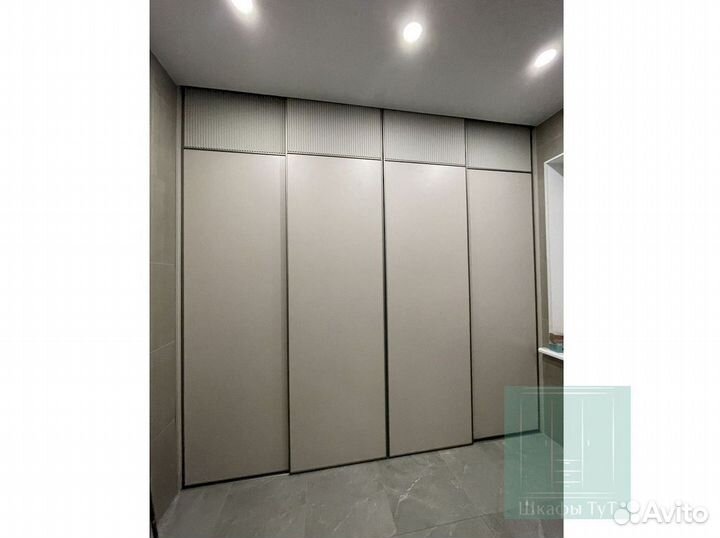 Шкаф распашной