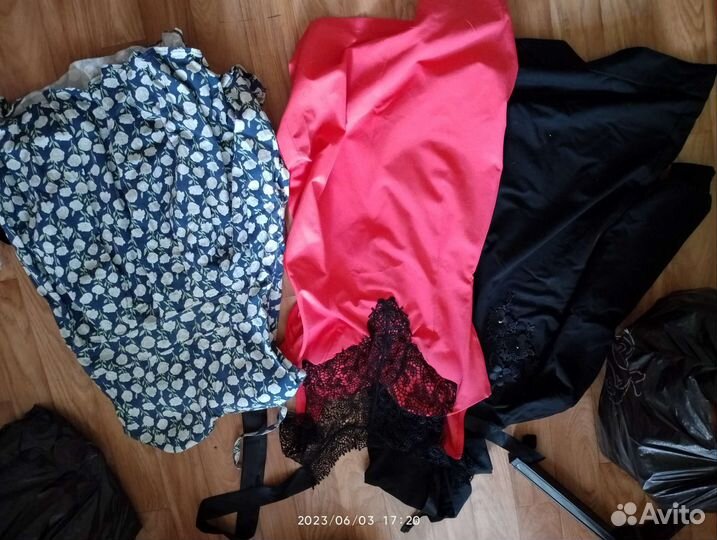 Вещи и обувь пакетом 42