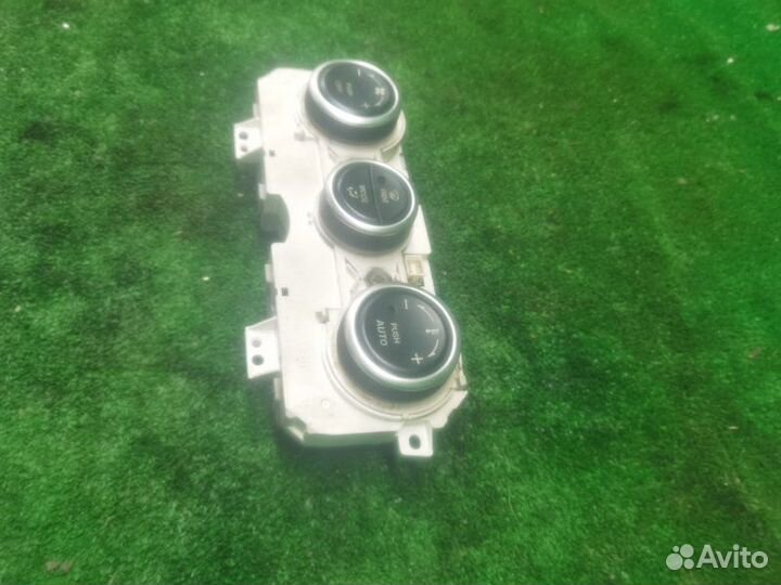 Блок управления климатом Mazda 6 седан 2.0 2006