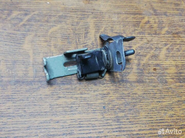 Замок лючка бензобака Киа Рио 1