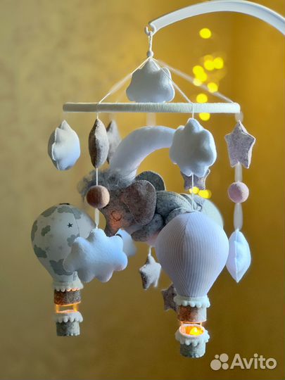 Мобиль в кроватку из фетра