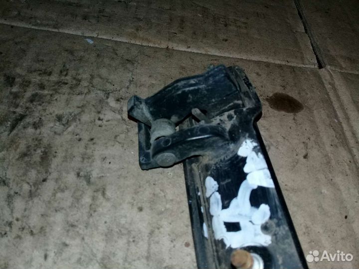 Ручка наружняя передняя левая Nissan AD Y10 1997г