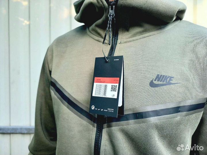 Спортивные костюмы Nike Tech Fleece