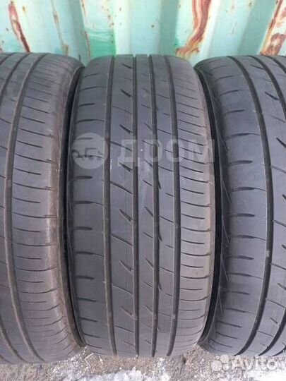 Bridgestone Playz PX 215/45 R17