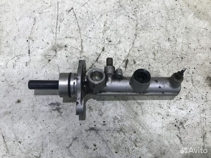 Цилиндр тормозной главный Toyota RAV 4