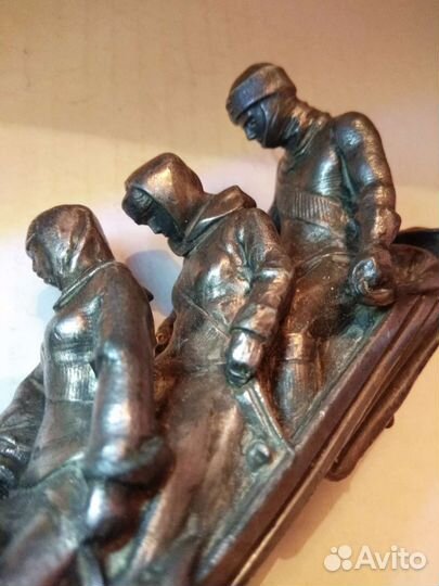 Антикварная статуэтка. Бобслей