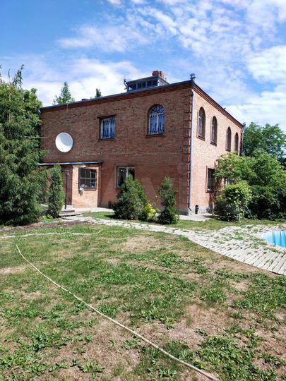 Дом 288 м² на участке 17,6 сот.