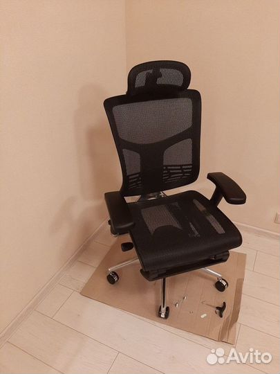 Эргономичное кресло Expert Star с подножкой