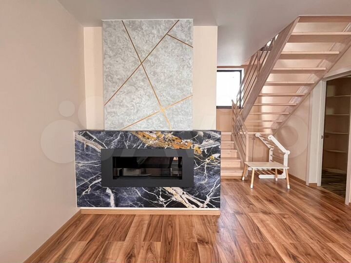 Дом 204 м² на участке 2 сот.