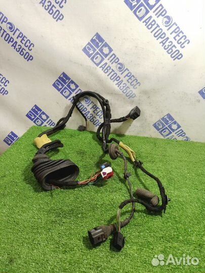 Проводка двери задняя правая Skoda Superb седан