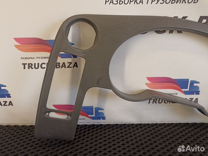 1951828 Рамка приборной панели Daf XF106