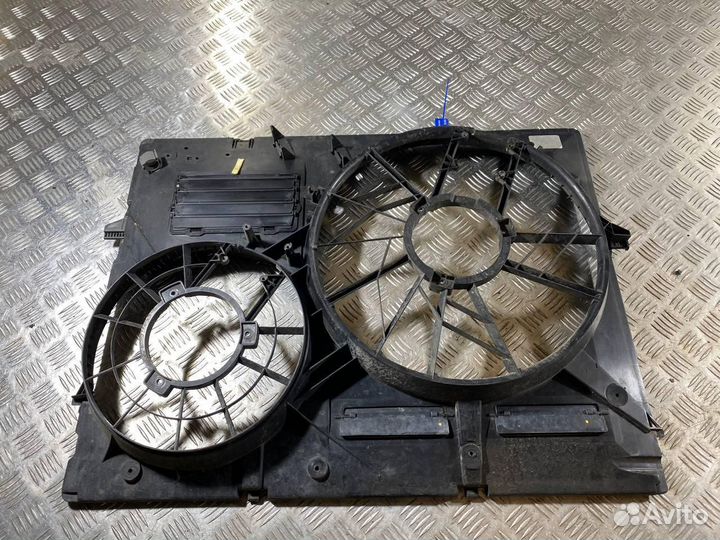 Диффузор вентилятора Audi Q7 4L 2008 7L0121207D