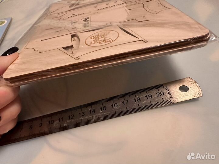 Деревянный корабль, пазл и детский путеводитель