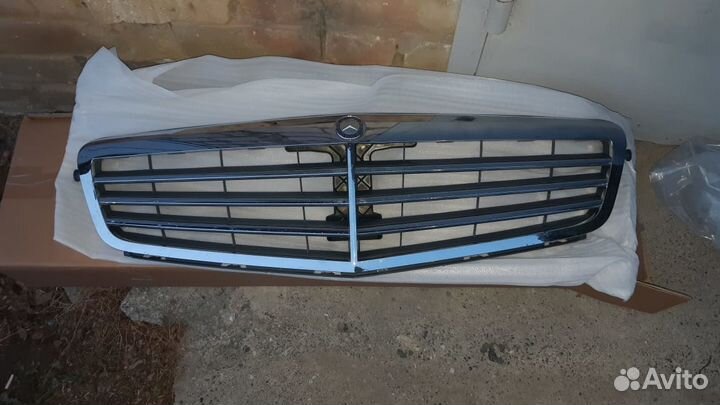 Решетка радиатора на Мерседес С класс