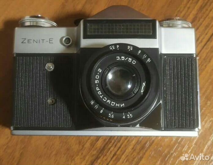 Плёночный фотоаппарат Zenit-E
