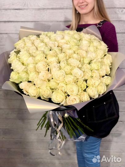 Букет из 101 белой Розы Эквадор в матовой бумаге У