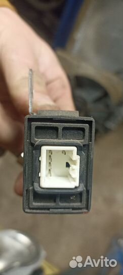 Блок иммобилайзера Kia Carnival 2002-2006