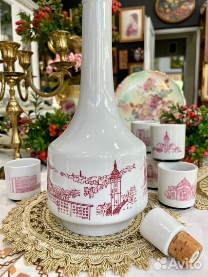 Набор штоф и 6 стопок Красный монохром