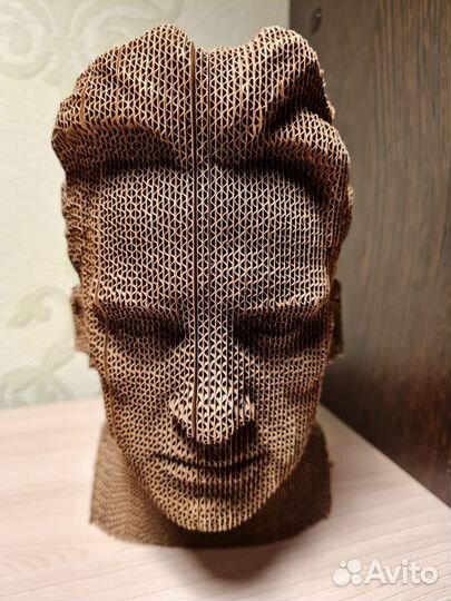 Маяковский из картона Бюст