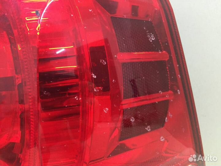 Фонарь задний наружный правый Toyota Land Cruiser