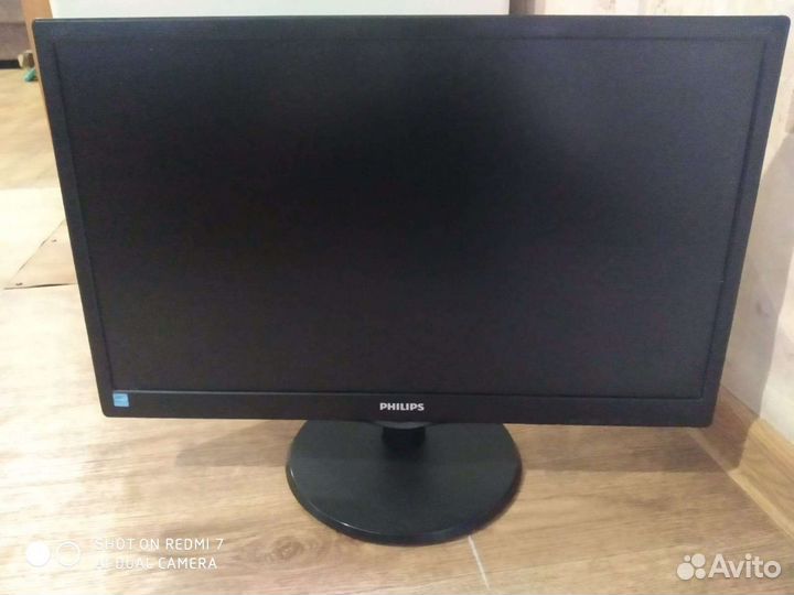 Монитор Philips 223v