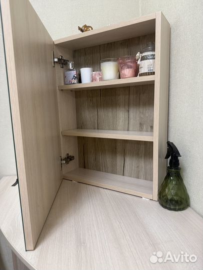 Туалетный столик