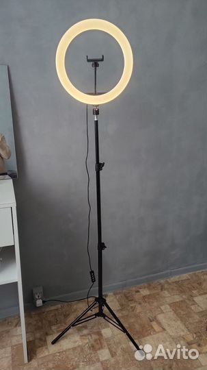 Кольцевая лампа со штативом