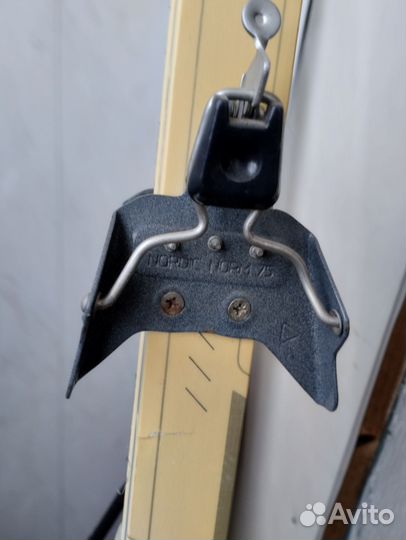 Лыжные ботинки 42 и лыжи бу