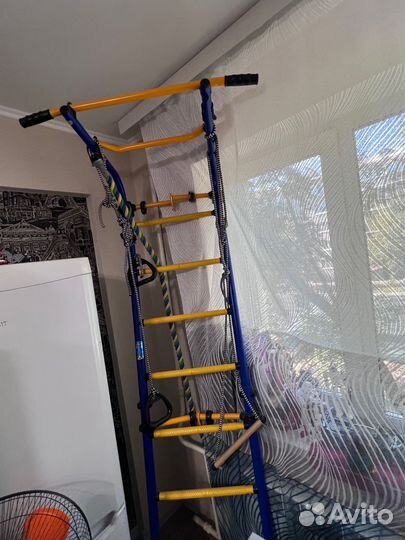 Шведская стенка с турником