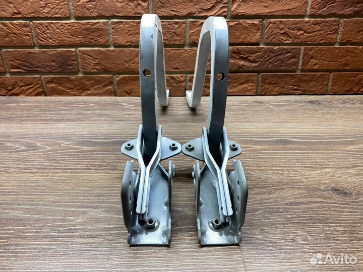 Петли крышки багажника комплект LADA Granta