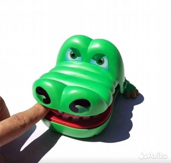 Игрушка крокодил