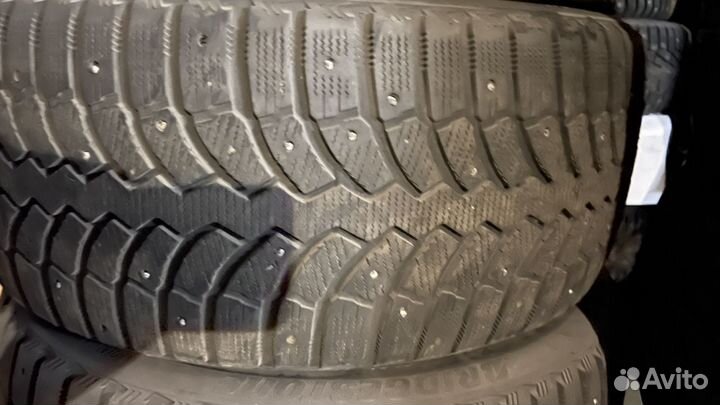 Bridgestone Blizzak DM-V1 275/40 R20
