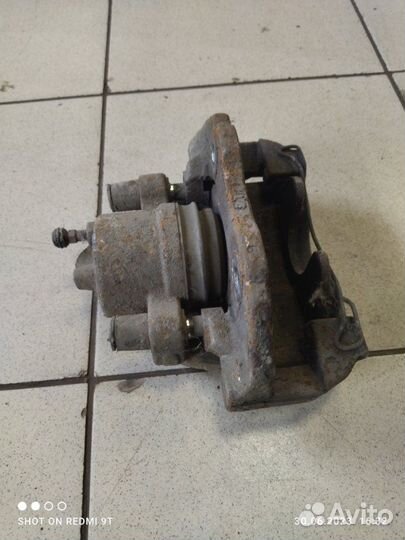 Суппорт тормозной передний правый Ford Focus 2