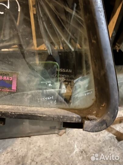 Форточка задняя правая nissan sunny 14