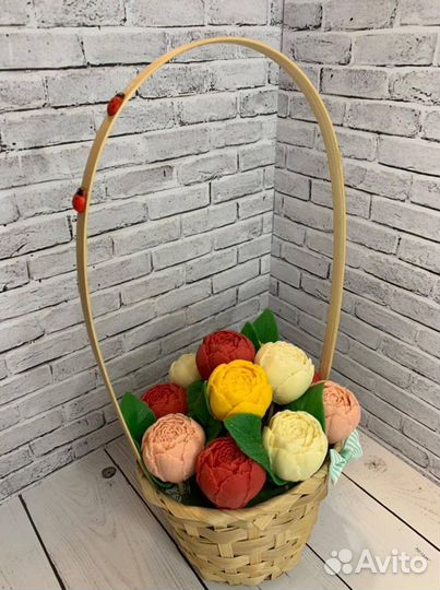 Шоколадные пионы в корзинке (11 шт)