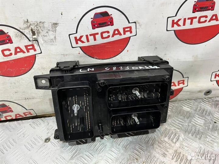 Блок предохранителей подкапотный Opel Astra H