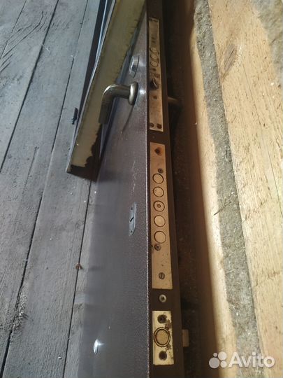 Дверь входная металлическая