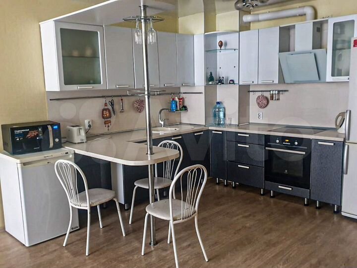 2-к. квартира, 51 м², 1/19 эт.