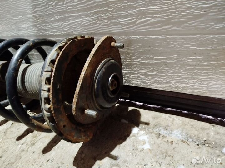 Амортизатор задний левый Subaru Legacy BG4