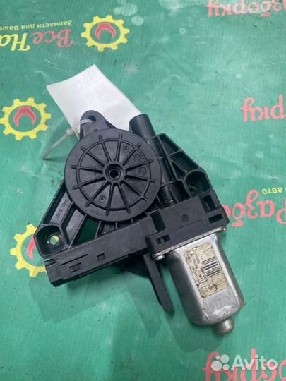 Моторчик стеклоподъемника задний левый Volvo Xc60